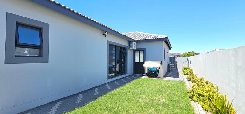 4 Bedroom Property for Sale in Country Club Western Cape
